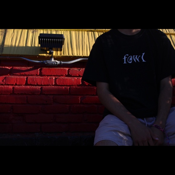 Black Fowl Shirt (wavy design) - Picture 4 of 6